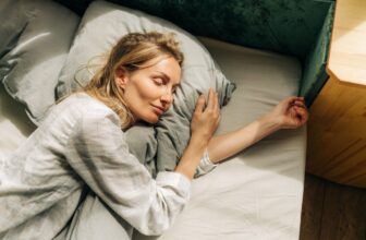 What Is Cognitive Shuffling for Sleep? Testing the TikTok Sleep Hack